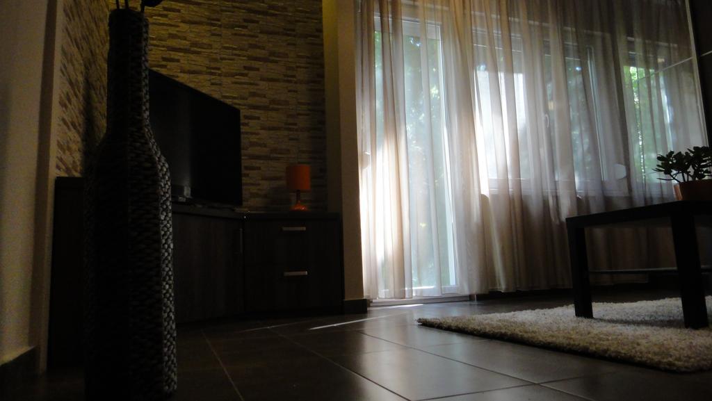 Mgtels Apartman - With Private Parking Budapesta Exterior foto