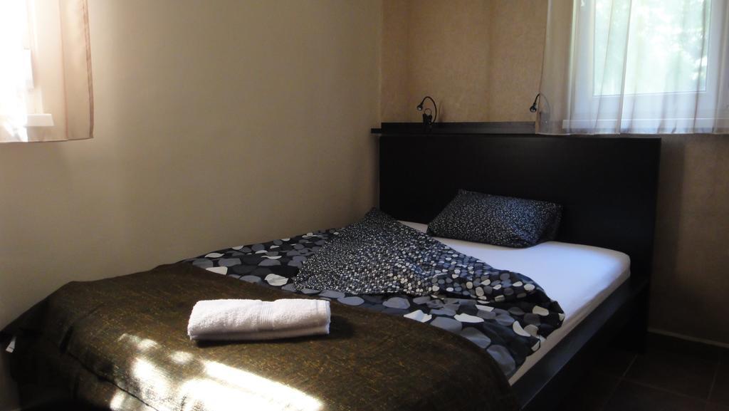 Mgtels Apartman - With Private Parking Budapesta Exterior foto