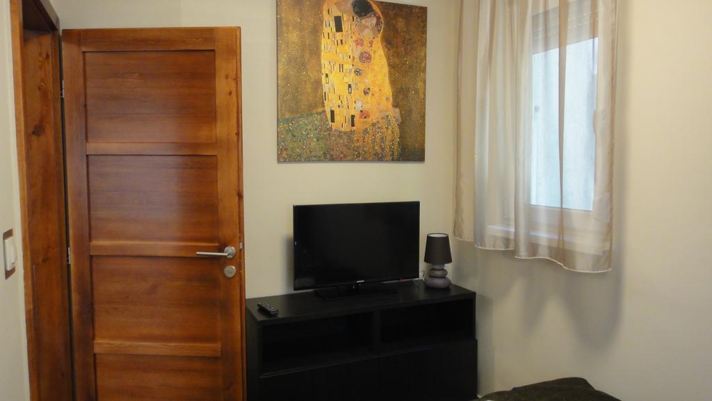 Mgtels Apartman - With Private Parking Budapesta Exterior foto