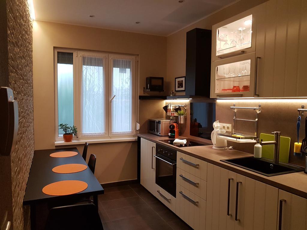 Mgtels Apartman - With Private Parking Budapesta Exterior foto