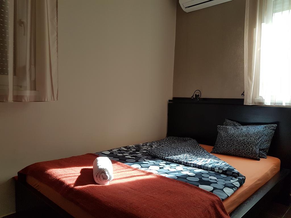 Mgtels Apartman - With Private Parking Budapesta Exterior foto